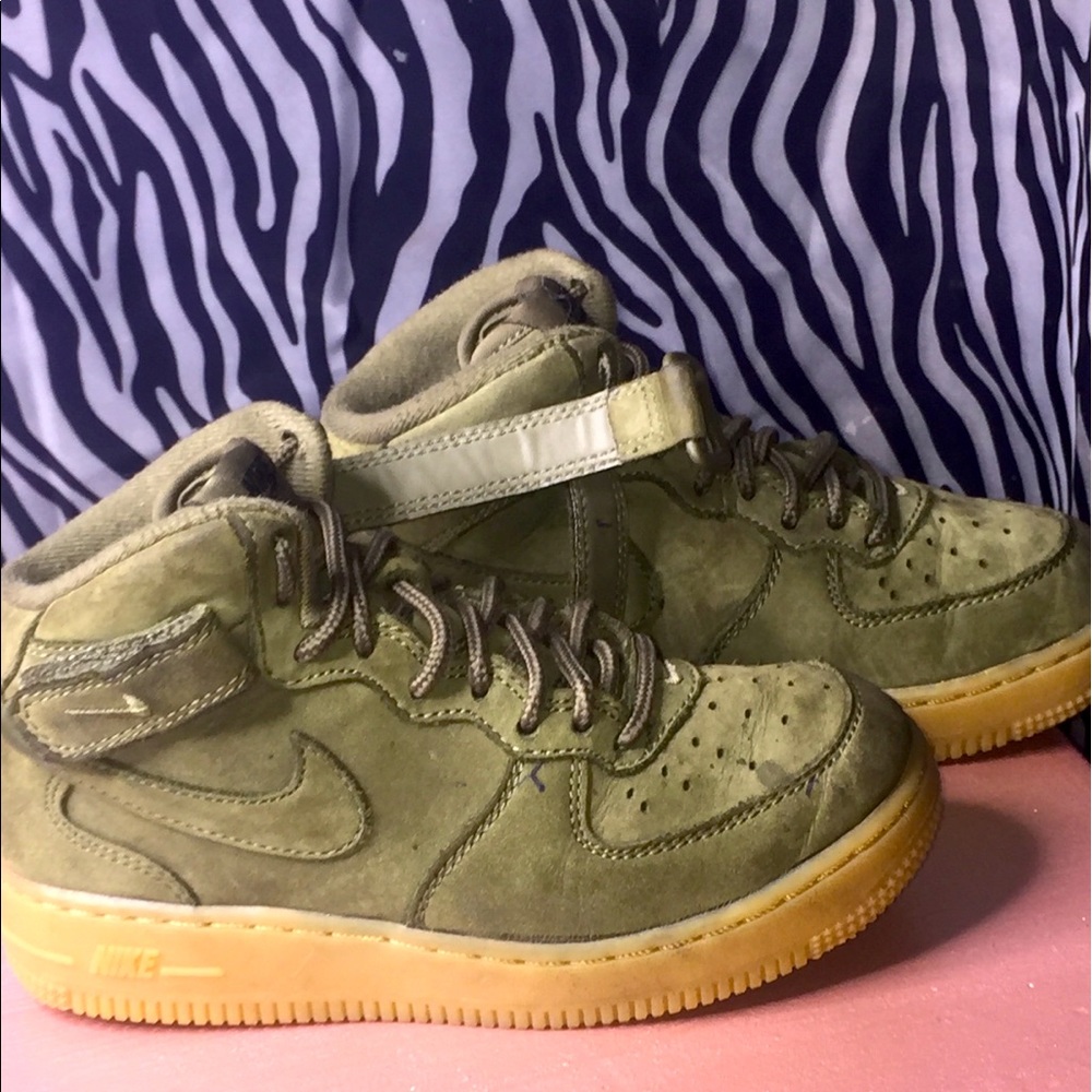Army green Nikes kids Size 1.5y